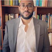 Profesor de Derecho imparte clases de introducción al derecho a los interesados